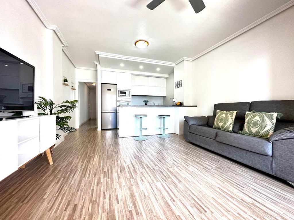 Arenales Del Sol Beach Apartment
