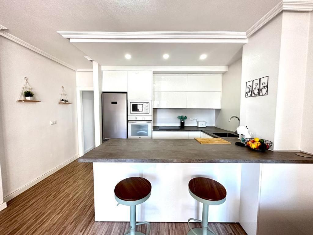 Arenales Del Sol Beach Apartment